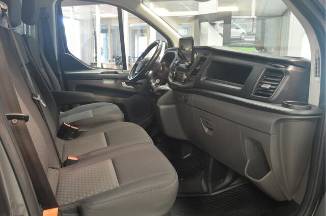 Ford TRANSIT CUSTOM 300 2.0 TDCI L2H1 Trend // 30.000 km // CAMERA // CRUISE // DAKDRAGERS // TREKHAAK // CARPLAY // PDC // GEEN BPM !!
