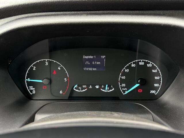 Ford TRANSIT CUSTOM 300 2.0 TDCI L2H1 Trend ?Euro 6 ?3-persoons ?Airco ?Cruise ?Apple CarPlay Android Auto ?Parkeersensoren ?Trekhaak