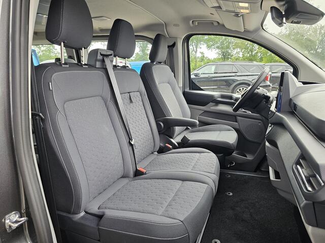 Ford TRANSIT CUSTOM 340 2.5 PHEV L2H1 Limited 233pk | Kombi | Incl. BTW/BPM | Dubbele zijschuifdeur | Privacy Glass | Inklapbare trekhaak | 17 inch lichtmetalen velgen | Driver Assistance Pack Premium | Verwarmbaar stuurwiel