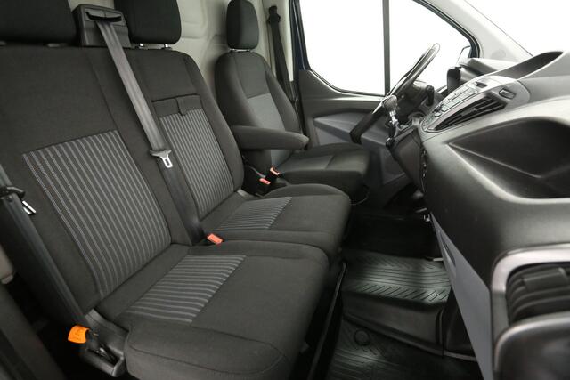 Ford TRANSIT CUSTOM 290 2.0 TDCI L2H1 | Airco | Cruise | Parkeersens. | Navigatie | 3 Persoons | Trekhaak