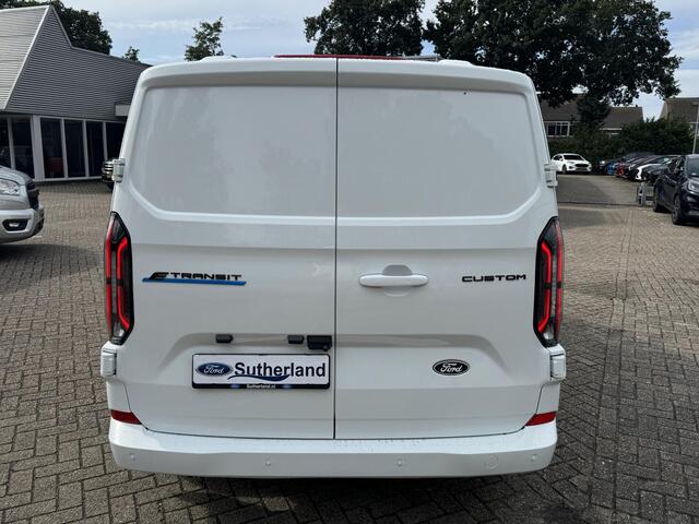 Ford TRANSIT CUSTOM e-Transit 320 L1 Limited/Titanium Elektrisch | SCI | Ford Voorraad | 65kWh 218pk | Frozen White | Dubbele zijschuifdeur | Ruit in laadschot | Ruit in rechter zijschuifdeur| Verwarmbare passagiersstoel (8-weg verstelbaar) | Inklapbare trekhaak | Centrale 