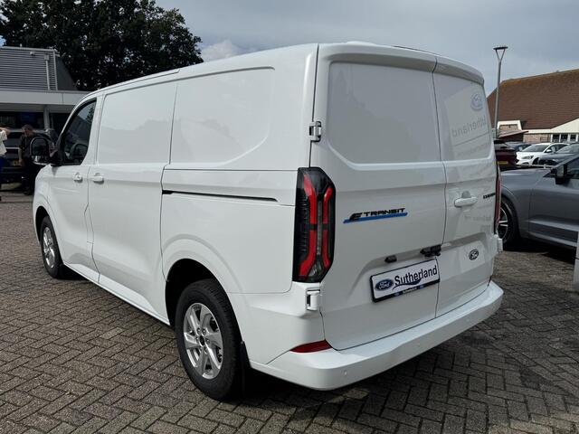 Ford TRANSIT CUSTOM e-Transit 320 L1 Limited/Titanium Elektrisch | SCI | Ford Voorraad | 65kWh 218pk | Frozen White | Dubbele zijschuifdeur | Ruit in laadschot | Ruit in rechter zijschuifdeur| Verwarmbare passagiersstoel (8-weg verstelbaar) | Inklapbare trekhaak | Centrale 
