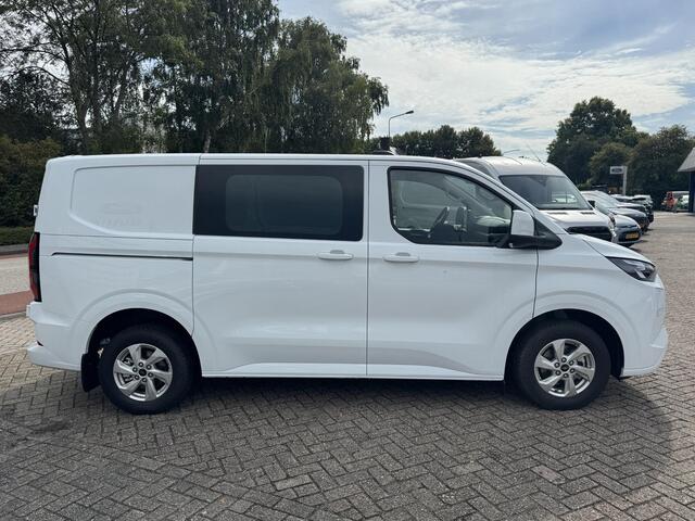 Ford TRANSIT CUSTOM e-Transit 320 L1 Limited/Titanium Elektrisch | SCI | Ford Voorraad | 65kWh 218pk | Frozen White | Dubbele zijschuifdeur | Ruit in laadschot | Ruit in rechter zijschuifdeur| Verwarmbare passagiersstoel (8-weg verstelbaar) | Inklapbare trekhaak | Centrale 
