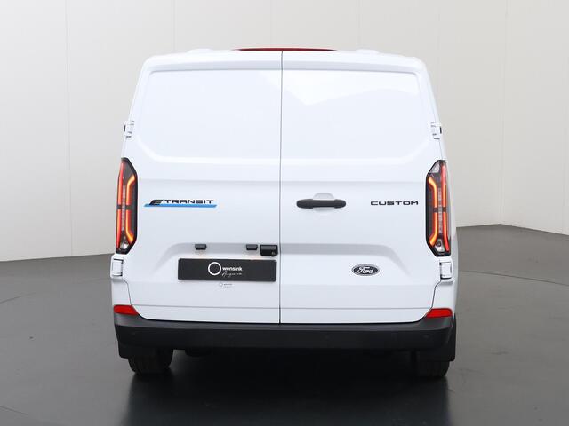 Ford TRANSIT CUSTOM E-Transit 320 | L1 H1 | Trend | 65 kWh | 2300 KG. AHW | Climate Control | Apple Carplay / Android Auto | 328 KM Range | Voorruitverwarming | Stoelverwarming | LED Koplampen | Achterdeuren |