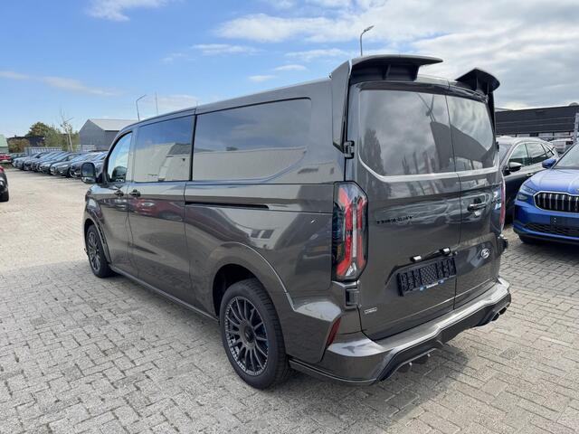 Ford TRANSIT CUSTOM 320 2.5 PHEV L2H1 MS-RT DC 233pk | | Dubbele Cabine | Dubbele zijschuifdeur | Inklapbare trekhaak | Navigatie systeem | Adaptieve LED koplampen met verblindingsvrij grootlicht | Bekleding zijwand en achterdeuren (volledig)