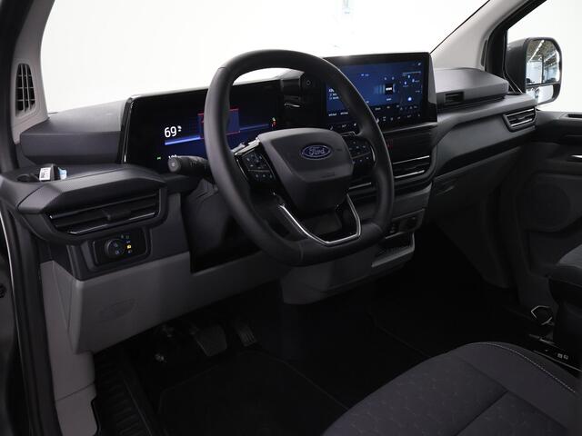 Ford TRANSIT CUSTOM 340 LIMITED | L2 H1 | 65 kWh | ELEKTRISCH | 8-ZITS | ¤53.785,00 INCL. BTW | 2X ZIJSCHUIFDEUR | NAVIGATIE | STOEL/STUURWIELVERWARMING | BLIND SPOT | METALLIC | PARKEERPAKKET | 8 - PEROONS