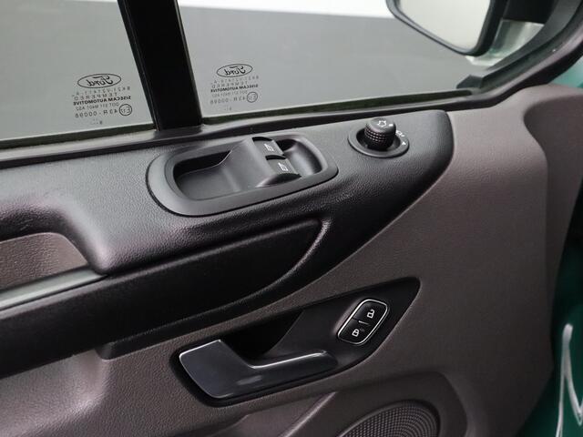 Ford TRANSIT CUSTOM 2.0TDCI 130PK Dubbele Cabine Lang Limited | Multimedia | Camera | Trekhaak | 6-Persoons