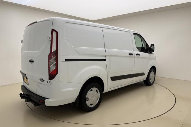 Ford TRANSIT CUSTOM 280 2.0 TDCI L1H1 Trend | Achteruitrijcamera | Navigatie | Trekhaak | Laadruimte afwerking | 3 zitplaatsen | Airco | Dodehoek detectie | Parkpilot