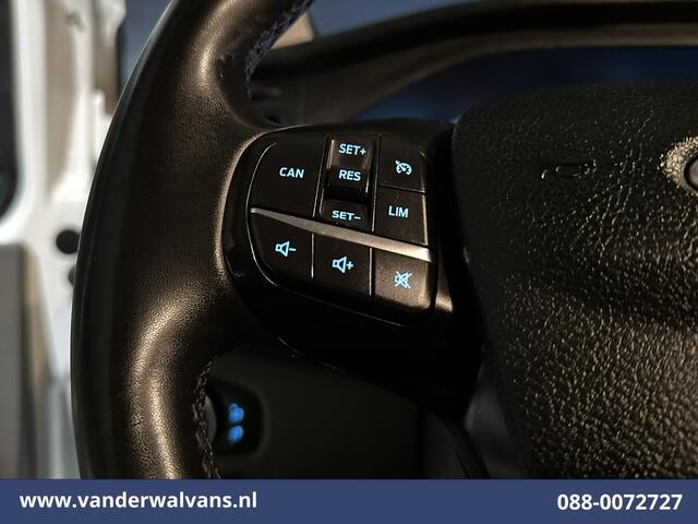 Ford TRANSIT CUSTOM 2.0 TDCI 131pk L2H1 Euro6 Airco | LED | Apple Carplay | Cruisecontrol | 2800kg Trekhaak Parkeersensoren, Stoelverwarming, Verwarmde voorruit, Bijrijdersbank