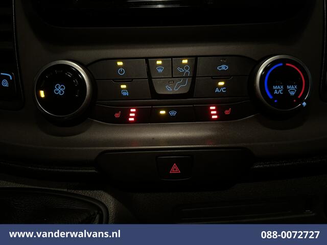 Ford TRANSIT CUSTOM 2.0 TDCI 131pk L2H1 Euro6 Airco | LED | Apple Carplay | Cruisecontrol | 2800kg Trekhaak Parkeersensoren, Stoelverwarming, Verwarmde voorruit, Bijrijdersbank