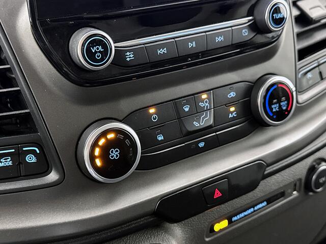 Ford TRANSIT CUSTOM 300 2.0 TDCI L2H1 Sync3 Trekhaak Navigatie Inrichting Cruise Control NAP Euro 6