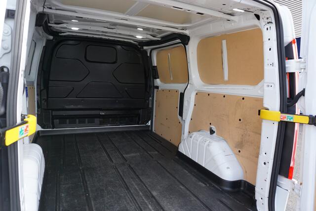 Ford TRANSIT CUSTOM 130 PK Automaat L1H1 Airco Cruise Trekhaak Euro 6