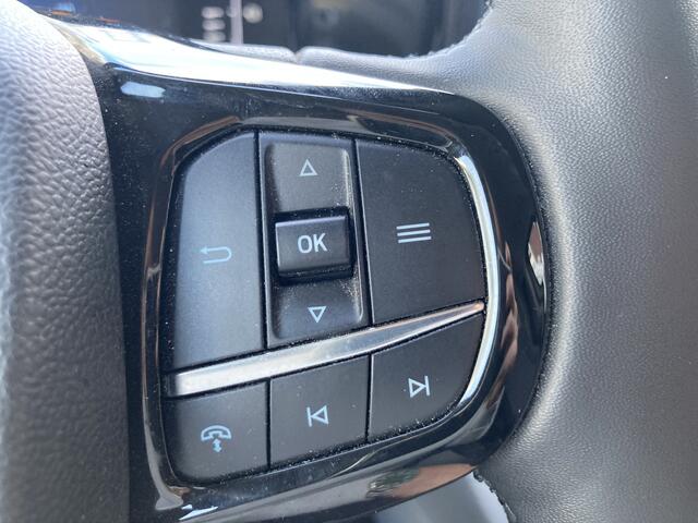 Ford TRANSIT CUSTOM 320 2.0 TDCI L2H1 Limited | Achteruit rijcamera | Trekhaak | Navigatie |