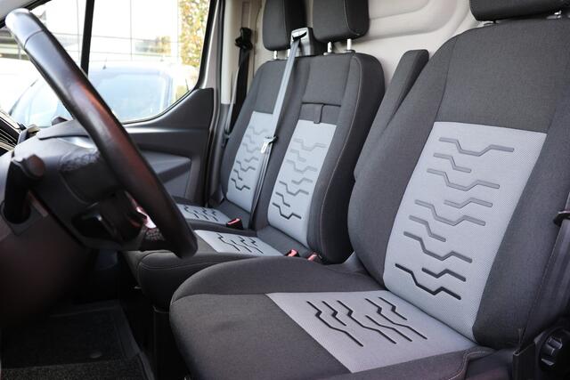 Ford TRANSIT CUSTOM 290 2.0 TDCI 170 PK L2H1 Limited | Standkachel | Navigatie | Stoelverwarming | Camera | Cruise control | Trekhaak | NAP Logisch | Dakdragers | Airco | 3-Zitter