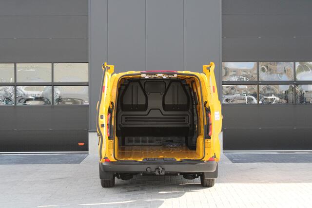 Ford TRANSIT CUSTOM E-Transit 340 L2H1 Trend 65 kWh 136pk - Trekhaak - Camera - LED - Carplay - Grootlicht Assist - Rijklaar