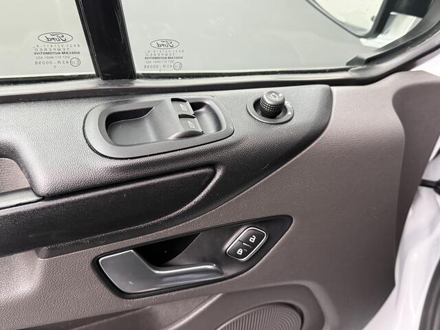 Ford TRANSIT CUSTOM 2.0TDCI Imperiaal | trekhaak | Kastinrichting | Navigatie | Camera | Airco Cruise | 3-Persoons