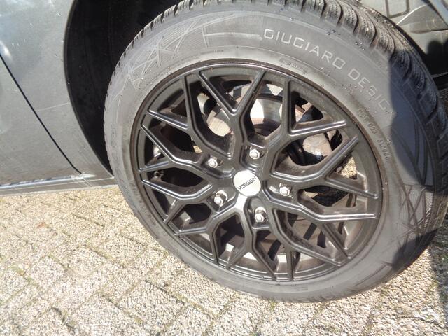 Ford TRANSIT CUSTOM 270 2.0 TDCI L1H1 Limited DC Dubbel cabine, navigatie, trekhaak, 18 inch LMV, camera, 170 PK !!