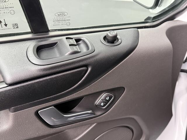 Ford TRANSIT CUSTOM 2.0TDCi 130PK Lang Achterdeuren | Airco | Cruise | 3-Persoons | Betimmering