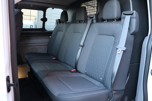 Ford TRANSIT CUSTOM 320 2.0 TDCI L2H1 Limited DC | Dubbel Cabine | ACC | Blind Spot | Navigatie | Camera | CarPlay | Lane Assist | Trekhaak | BPM VRIJ | Verlengde fabrieksgarantie tot 12-2029 | 5-Zitter