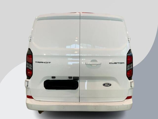 Ford TRANSIT CUSTOM 320 2.0 TDCI L1H1 Limited 150pk! | 17 inch | Stoelverwarming | Camera | Parkeersensoren | Volledig meegespoten bumpers