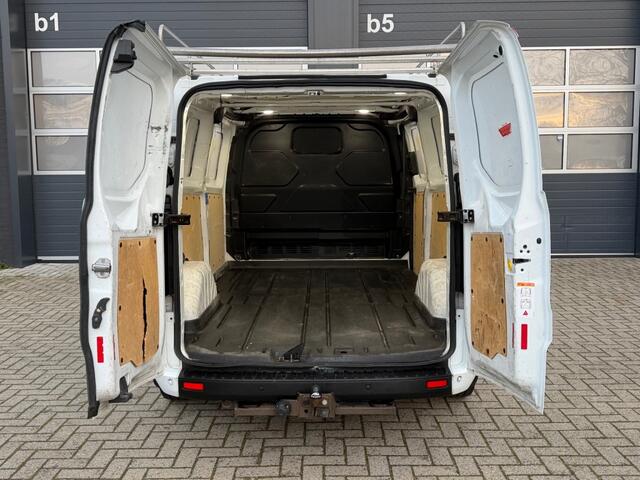 Ford TRANSIT CUSTOM 300 2.0 TDCi 130PK L2H1 Trend / Airco / Navigatie / Trekhaak 2700KG / Cruise