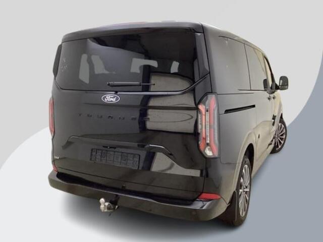 Ford TRANSIT CUSTOM Tourneo 340 2.5 PHEV L1H1 Titanium X 233pk | Ergonomische Lederen Stoelen | Elektrische schuifdeuren links en rechts | Prijs is incl. BTW/BPM | Stuur/Stoelverwarming | Trekhaak Wegklapbaar | B&O Play | Verlengde Fabrieksgarantie tot 05-2029