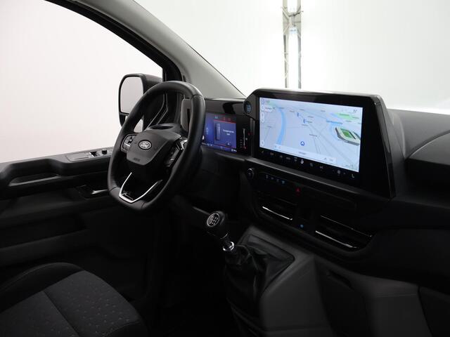 Ford TRANSIT CUSTOM 320 | 2.0 TDCI | L2 H1 | Limited | LM Velgen | 3-zits | Trekhaak | Navigatie | Apple Carplay / Android Auto | Comfort Stoelen | DAB+ | Stoelverwarming | Voorruitverwarming