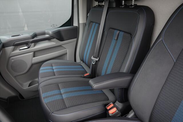 Ford TRANSIT CUSTOM L1H1 170Pk Aut. | Sport | 2xSchuifdeur | Achteruitrijcamera | 19'' Black | Grey Matter