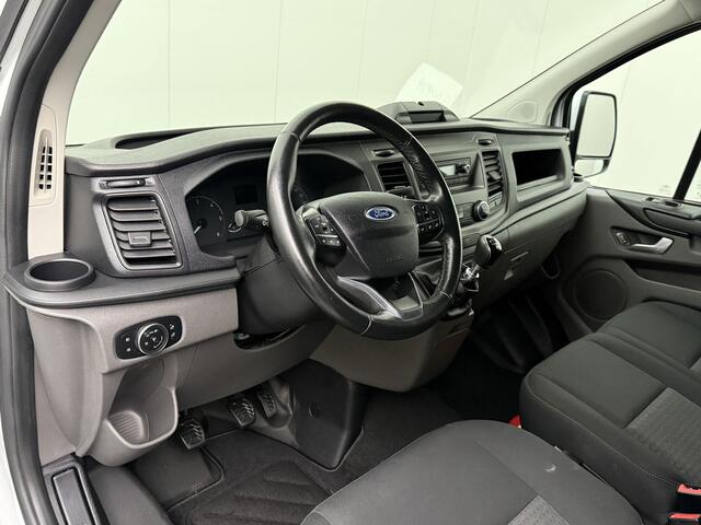 Ford TRANSIT CUSTOM 2.0TDCi 130PK Lang | Achterdeuren | Airco | Cruise | 3-Persoons | Betimmering