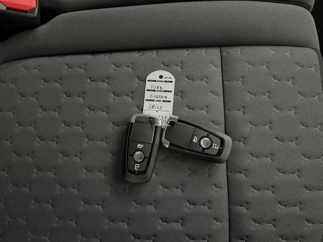 Ford TRANSIT CUSTOM 2.5 PHEV Automaat Lang Limited Kombi | 9-Persoons | 2xSchuifdeur | ¤ 49.750,-- incl BPM en excl BTW | Navigatie | Camera | Airco | Privacy Glass | Trekhaak