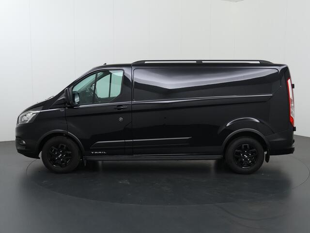 Ford TRANSIT CUSTOM 300 2.0 TDCI L2 H1 | TRAIL UITVOERING | LEDEREN BEKLEDING | NAVIGATIE | CAMERA | CRUISE CONTROL | TREKHAAK | LM VELGEN | TREEPLANKEN | COMPLEET DEALER ONDERHOUDEN