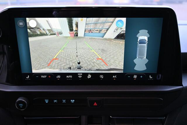 Ford TRANSIT CUSTOM 320L 2.0 TDCI L2H1 Limited Driver assist pack, 17 inch velgen, Draadloos laden, Etc.