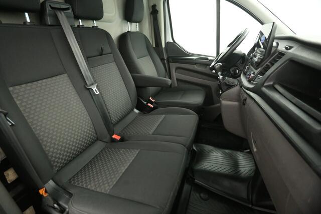Ford TRANSIT CUSTOM 300 2.0 TDCI L2H1 | Airco | Cruise | 2800KG Trekgew. | Trekh. | 3-Zits | Navi | Carplay | Parkeersens.
