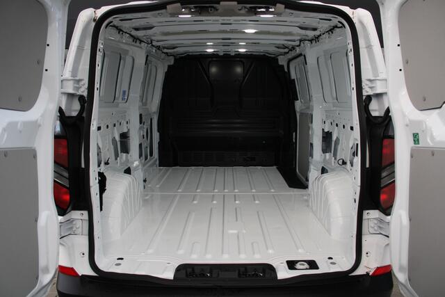 Ford TRANSIT CUSTOM 320 2.0 TDCI L2H1 Trend 136pk - ACC - Trekhaak - Blind Spot - Camera - LED - Navigatie - Rijklaar
