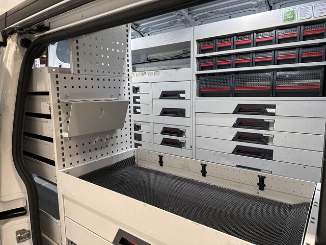 Ford TRANSIT CUSTOM 340 2.0 TDCI Euro6 Automaat 131PK H2 Trend 3Pers. *ideaal voor Camper* Navigatie / Pdc./ Airco / Safety&Comfort pack / Driver assist / Stoelverwarming / / Apk 12-2026