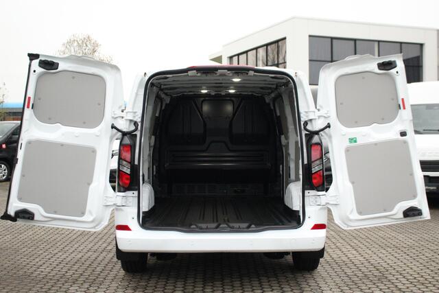 Ford TRANSIT CUSTOM E-Transit 340 L2H1 Limited 71 kWh 218pk Automaat | L + R Zijdeur | Trekgewicht 2300kg | LED | Carplay | Keyless | Camera | Cruise | Stoel+Stuurvwer. | Lease 735,- p/m