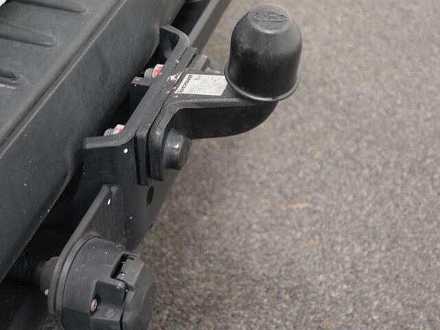 Ford TRANSIT CUSTOM 300 2.0 TDCI L2H1 Trend Navigatie Cruise Control Parkeersenoren Airco Camera Carplay Trekhaak