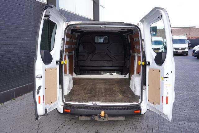 Ford TRANSIT CUSTOM 2.0 TDCI EURO 6 - Airco - Cruise - Trekhaak - ¤14.950,- Excl.