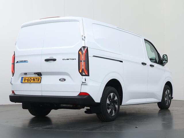 Ford TRANSIT CUSTOM E-Transit 320 | L1 H1 | TREND | 65 kWh | 328 KM RANGE | CLIMATE CONTROL | CARPLAY / ANDROID AUTO | STOELVERWARMING | SPIEGEL VERWARMING | ACHTERUITRIJCAMERA | VOORRUITVERWARMING | LAADRUIMTE PAKKET | VOORBEREIDING 2300 KG TREKHAAK