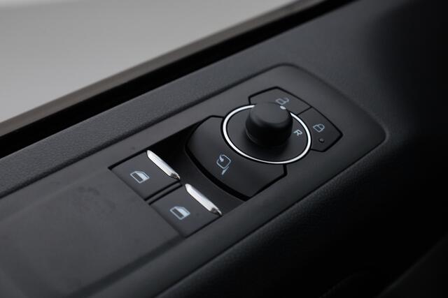 Ford TRANSIT CUSTOM 320 2.5 PHEV L2H1 Sport Dubb. Cab. | 2x Schuifdeur | Elek. Trekhaak | Stoel- Stuurverw. | Camera | Navi | 19" velgen