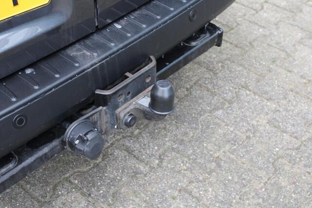 Ford TRANSIT CUSTOM 2.0 TDCI L1H1 Trend Dubbele Cabine | Trekhaak | Stoel + Stuurverwarming | Camera | Cruise Control | Carplay |