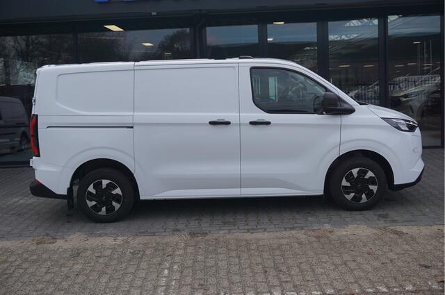 Ford TRANSIT CUSTOM Trend Elek. 64KWH 218PK Trend AUT BPM VRIJ!! Apple CP / Android A, LED, 2300KG Trekgewicht NR. EC03