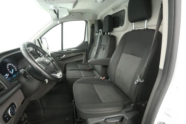 Ford TRANSIT CUSTOM 2.0 L2H1 | Aut. | Airco | Cruise | Camera | 3 Zits | Trekh. | Carplay | Stoelverw. | Navi