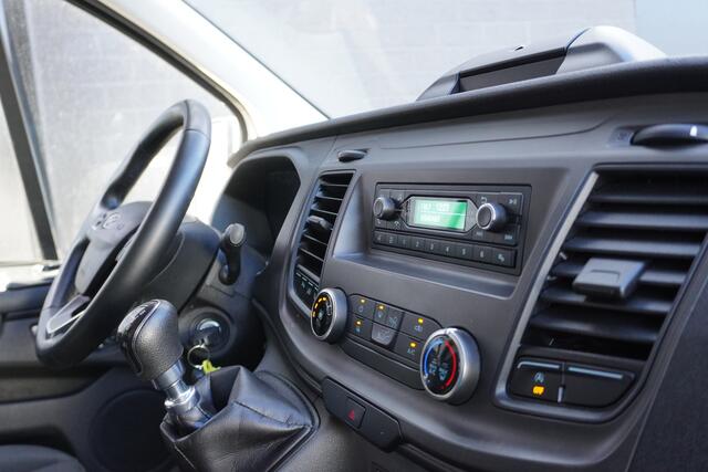 Ford TRANSIT CUSTOM 2.0 TDCI 130PK EURO 6 - Airco - Cruise - PDC - ¤ 19.950,- Excl.