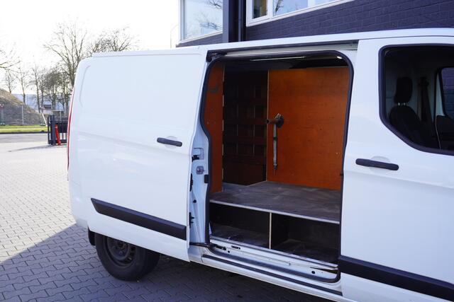 Ford TRANSIT CUSTOM 2.0 TDCI 130PK L2 AUTOMAAT 2xSchuif - EURO 6 - Airco - Cruise - PDC - ¤ 13.950,- Excl.