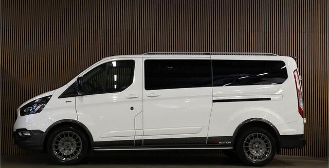 Ford TRANSIT CUSTOM 320 2.0 TDCI 170 PK L2H1 Active DC | Dubbel Cabine | ACC | BLIS | Elek stoelen | CarPlay | Camera | Navigatie | Stoelverwarming | L+R Schuifdeur | Glaslook panelen | Trekhaak | 5-Zitter | Nieuwe APK | NAP Logisch
