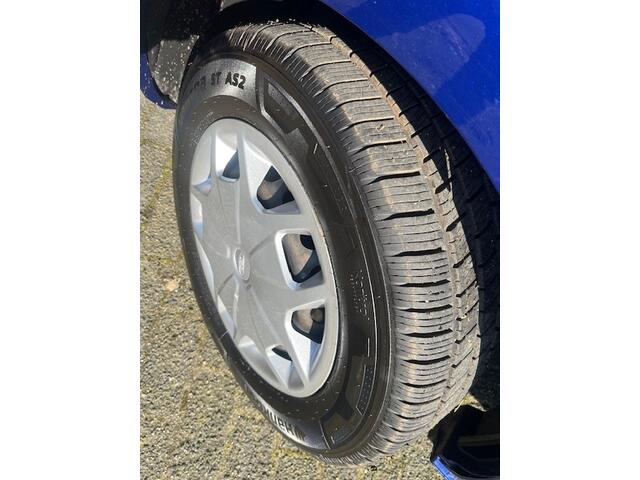 Ford TRANSIT CUSTOM 340 2.0 TDCI L2H1 Trend DC 5 P EURO 6 / AIRCO /CRUISE/ NAP GAR ¤ 9946 EXCL Auto in nette staat dealer onderhouden voorzien van luxe ideale werk bus afleverpakket en garantie naar keuze