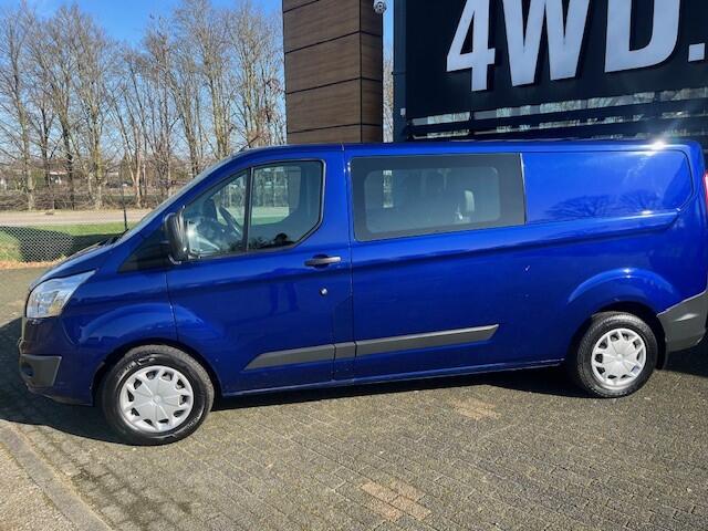 Ford TRANSIT CUSTOM 340 2.0 TDCI L2H1 Trend DC 5 P EURO 6 / AIRCO /CRUISE/ NAP GAR ¤ 9946 EXCL Auto in nette staat dealer onderhouden voorzien van luxe ideale werk bus afleverpakket en garantie naar keuze