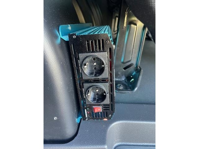 Ford TRANSIT CUSTOM 340 2.0 TDCI L2H1 Trend DC 5 P EURO 6 / AIRCO /CRUISE/ NAP GAR ¤ 9946 EXCL Auto in nette staat dealer onderhouden voorzien van luxe ideale werk bus afleverpakket en garantie naar keuze