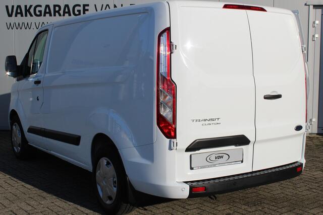 Ford TRANSIT CUSTOM 300 2.0 TDCI L1H1 Trend / AUTOMAAT ! Erg nette Ford Transit Custom automaat ! Airco, stoel- en voorraamverwarming, cruise control, parkeersensoren v+a, bijrijdersbank, beklede laadruimte etc.